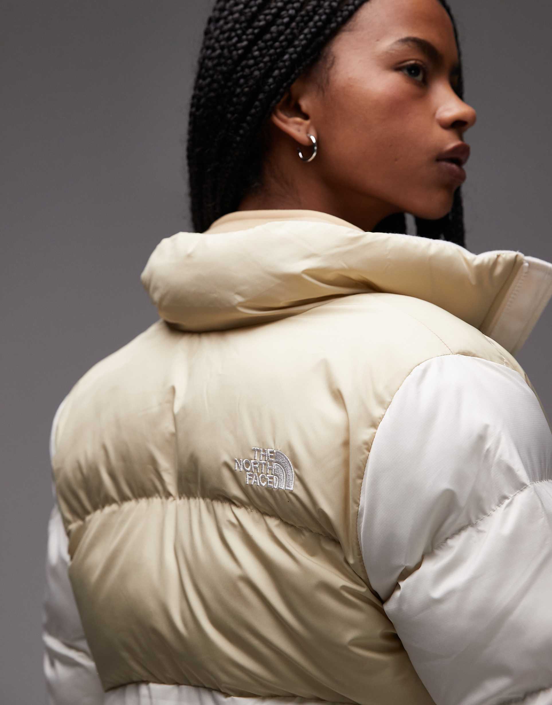 Chaqueta blanco hueso acolchada con logo Saikuru de The North Face