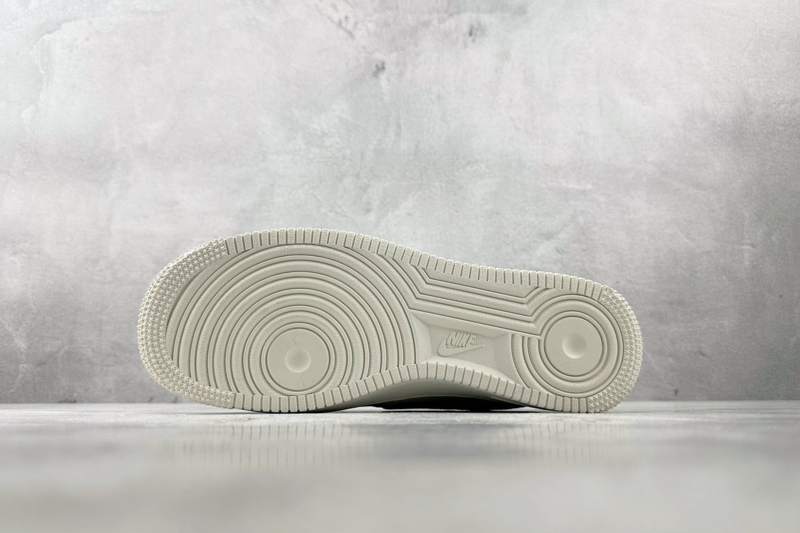 Air Jordan Mid 1 Red